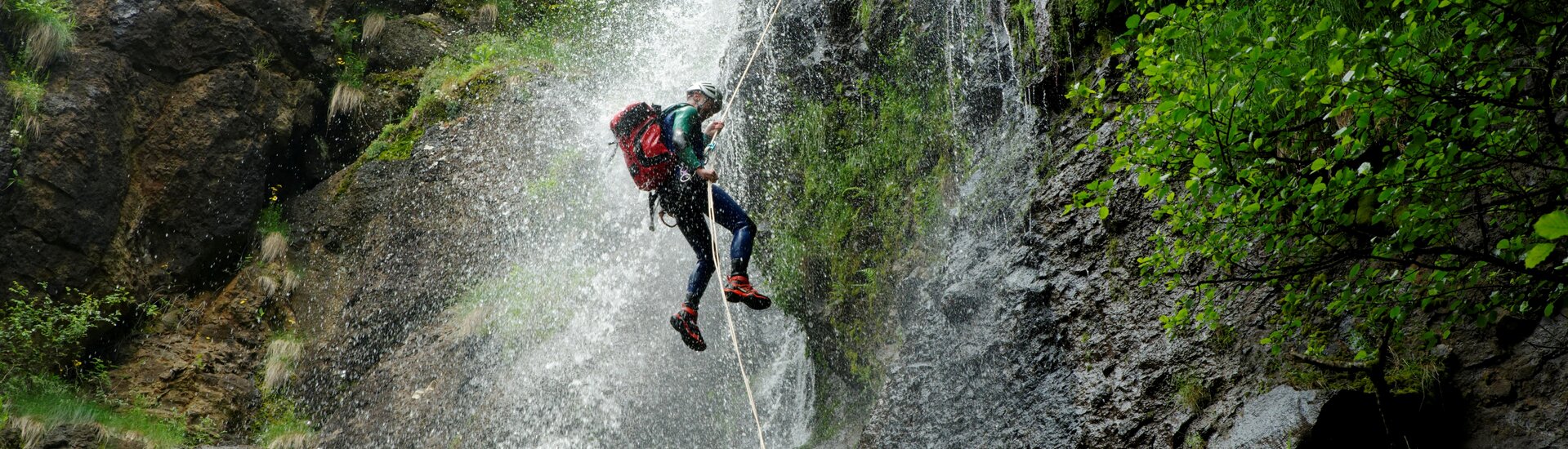 Terre de Cantal : Les 4 saisons des sports de montagne dans le cantal